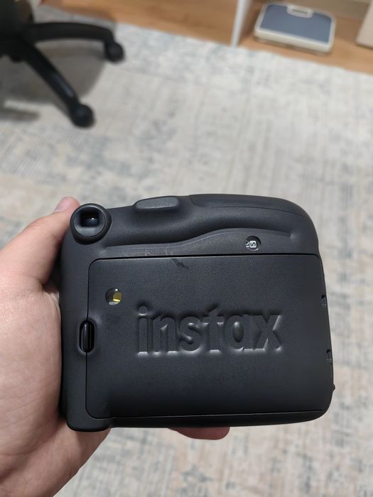 Продам Instax 11 mini