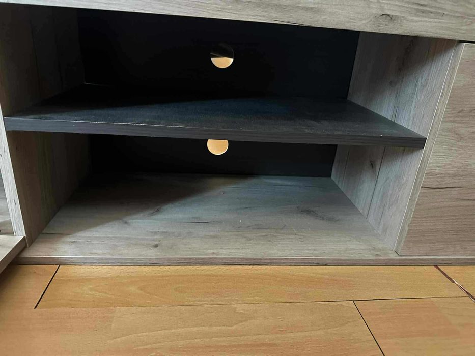 Biblioca living stare foarte buna