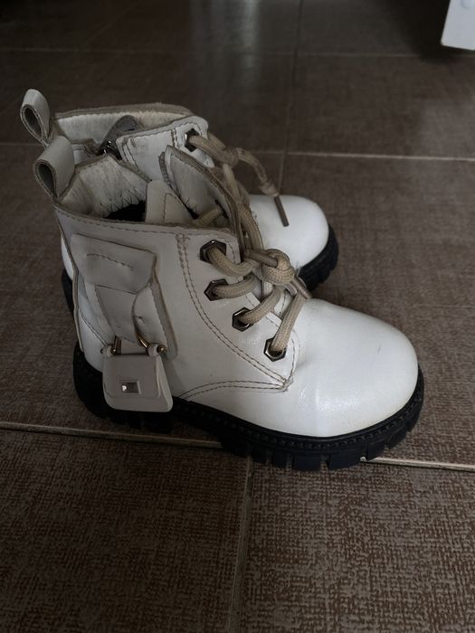 Продам ботинки на весну, 23 р