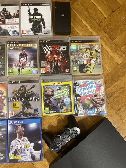 Playstation 3 с периферия и видео игри