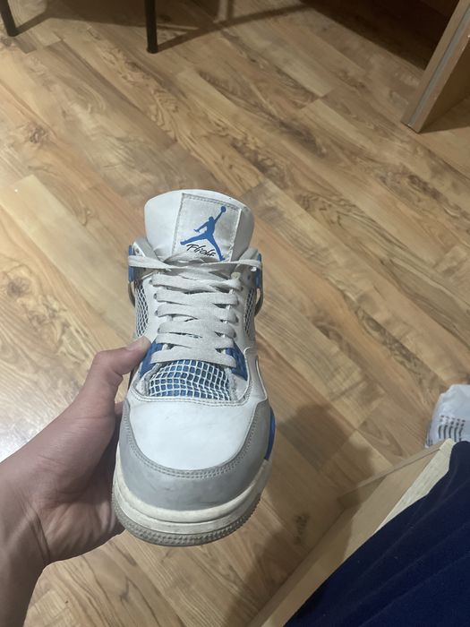 Jordan4 military blue