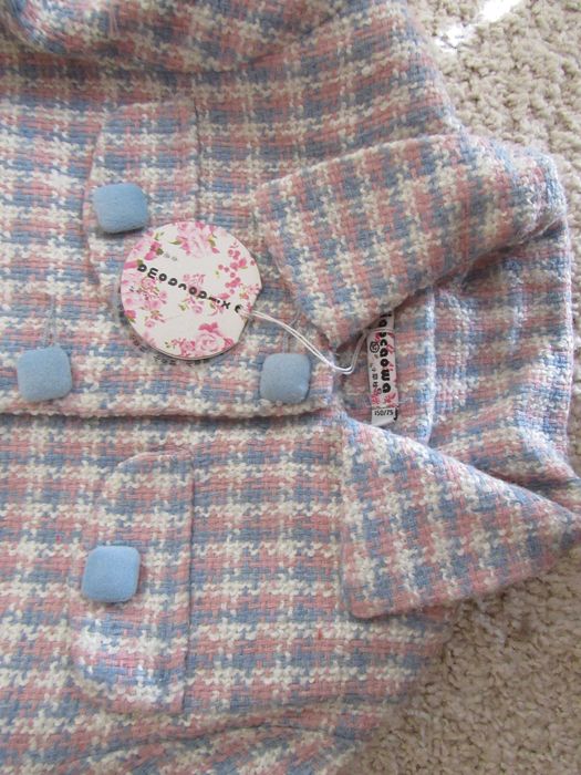 Ново костюмче за момиче с пола и сако размер 150