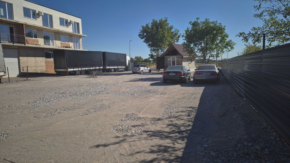 Открит склад /паркинг/ под наем кв. Република, срещу Джъмбо Люлин