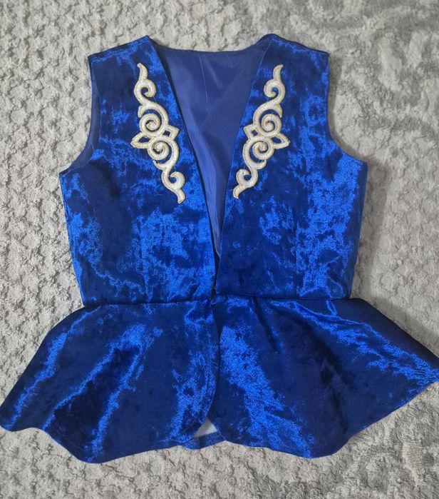 Қамзол сатылады.