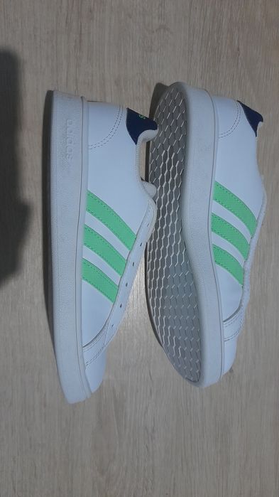 Маратонки Адидас,35 номер