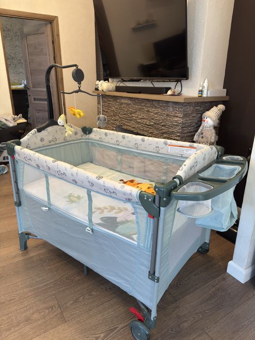 Продам кроватку-манеж.