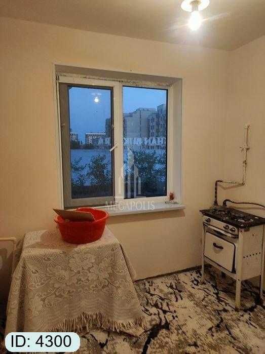 gorgaz  detskiy stamatalogiya oldida kvartira sotiladi №4300