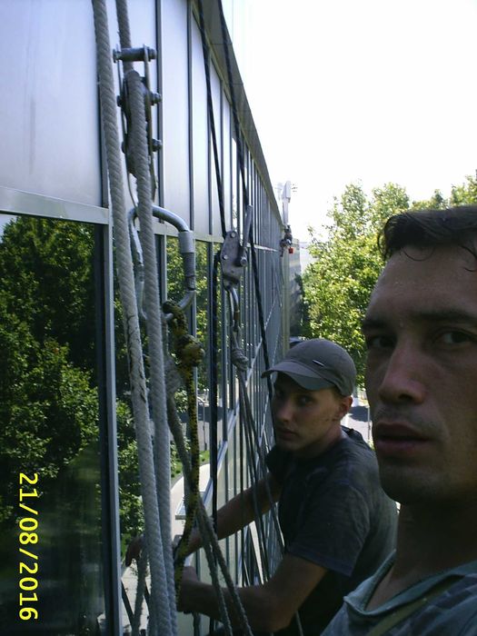 Альпинисты выполняют все виды работ