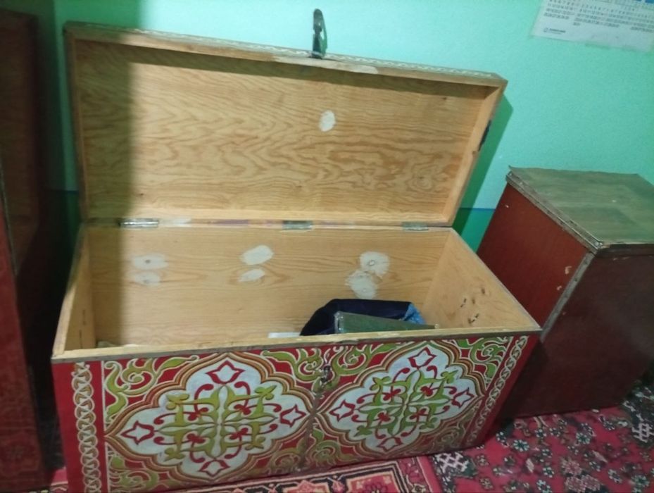Кадимий сандик сотилади