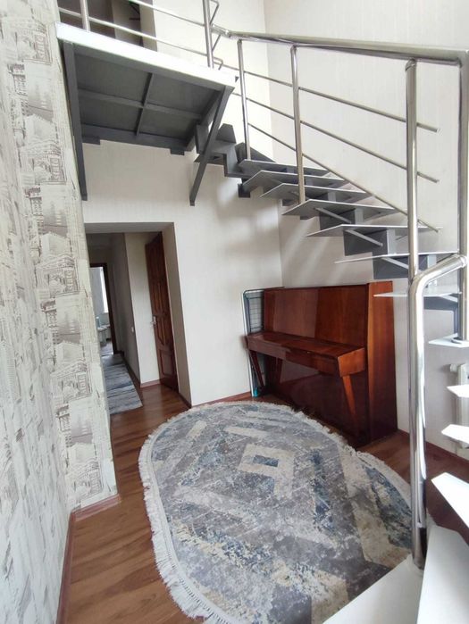 Продам 3 ком в центре 1987г