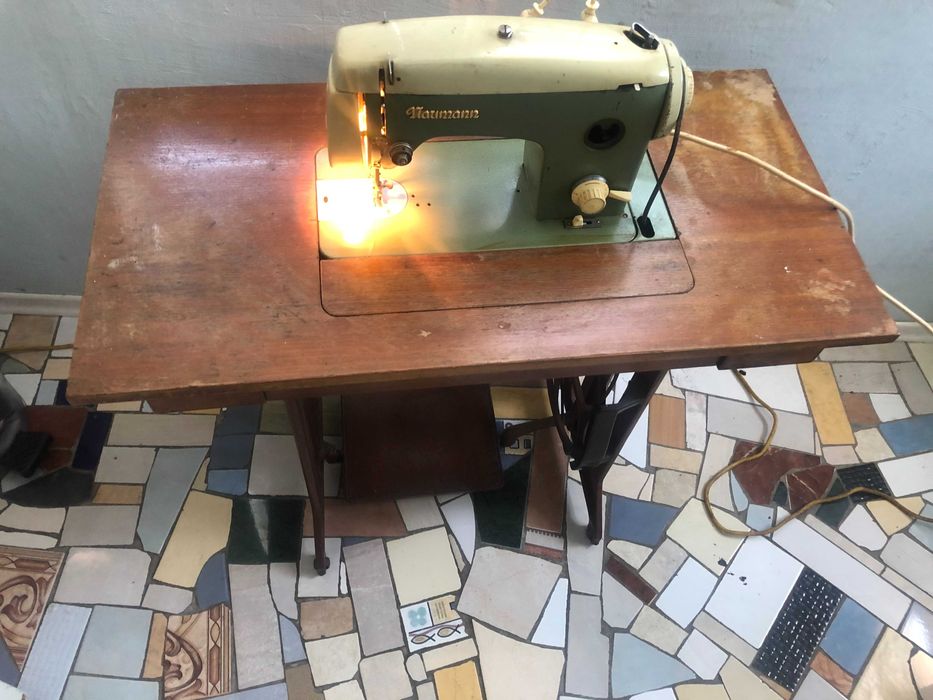 продавам стара немска шевна машина