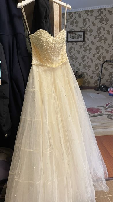 Вечерние платья