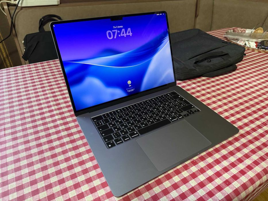 Macbook Air 15. Процессор М3. Новый, на гарантии до конца года.