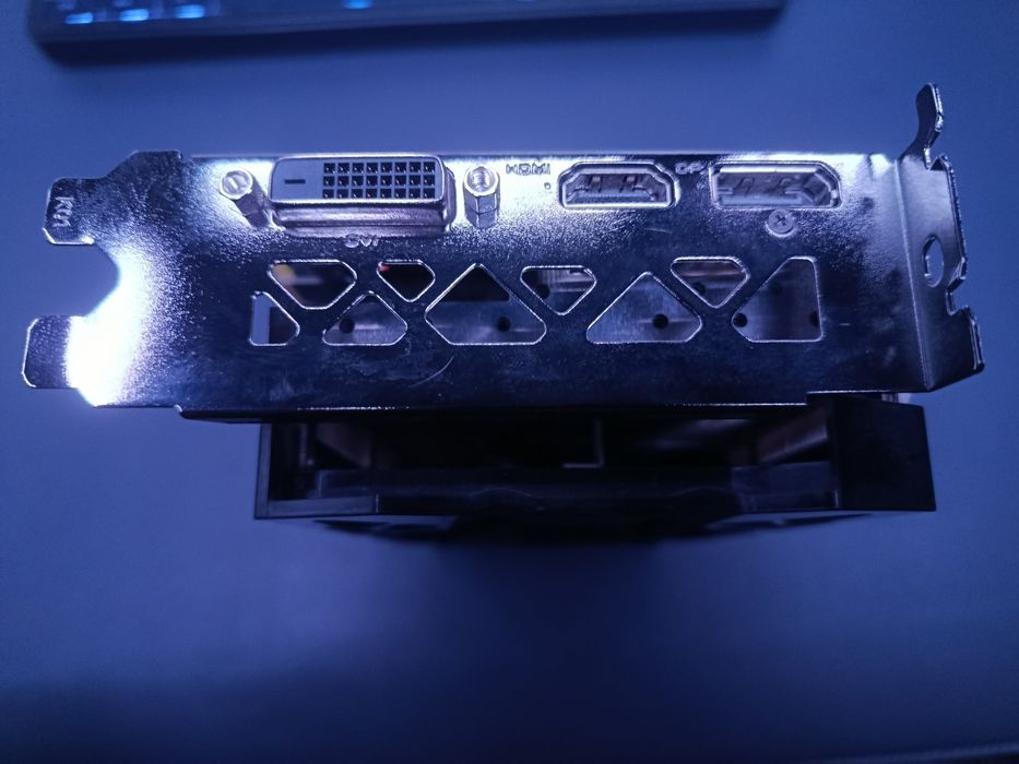 EVGA GTX 1660 — Ледяная (66°C)! Состояние идеальное