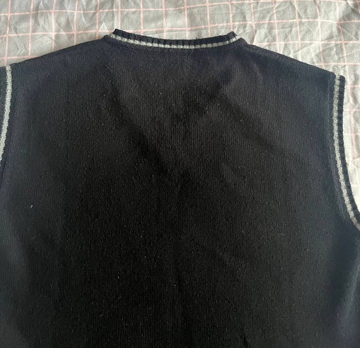 Продам школьную жилетку