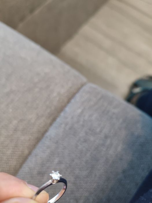 Диамантен пръстен, годежен