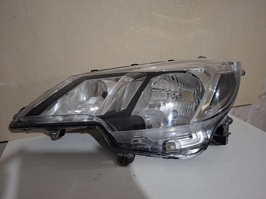 Ляв фар за Mitsubishi Space Star 2020-2024