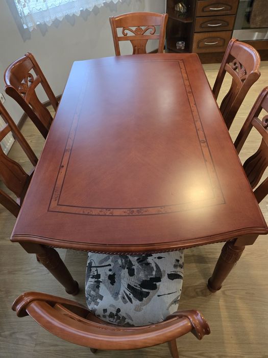 Трапезна маса с шест стола