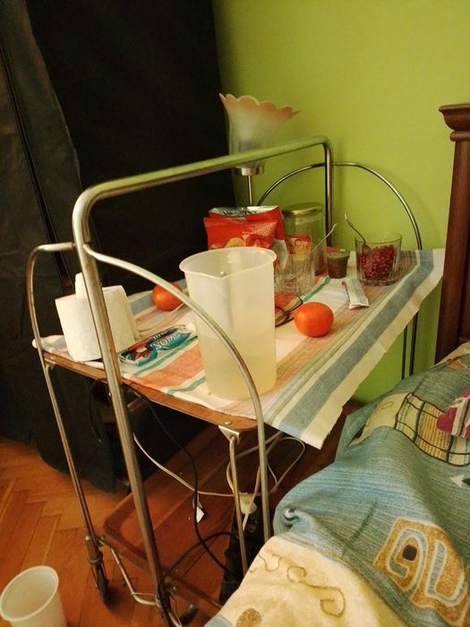 2 броя Сгъваеми маси от социализма