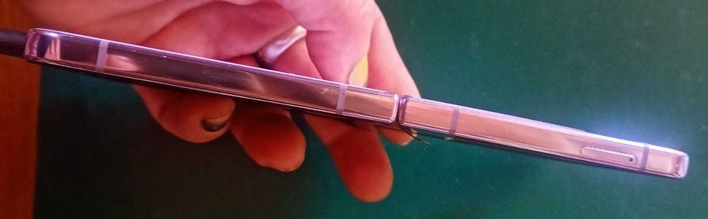 Samsung Galaxy Z Flip 4 - За части (Работеща платка)