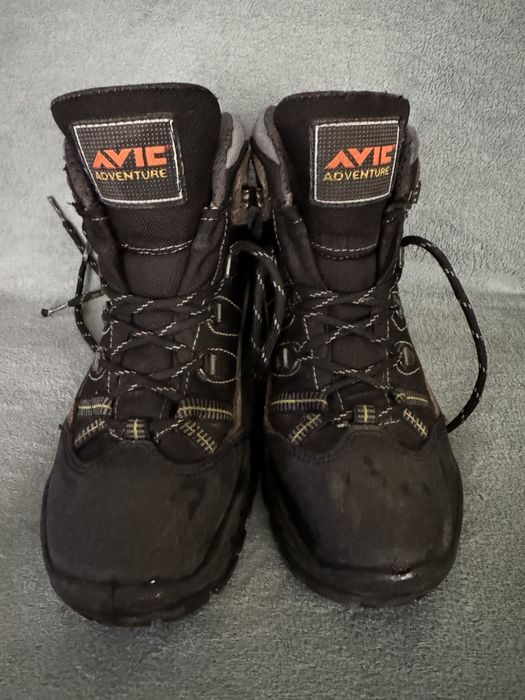 Ботинки для гор и прогулок на природе.