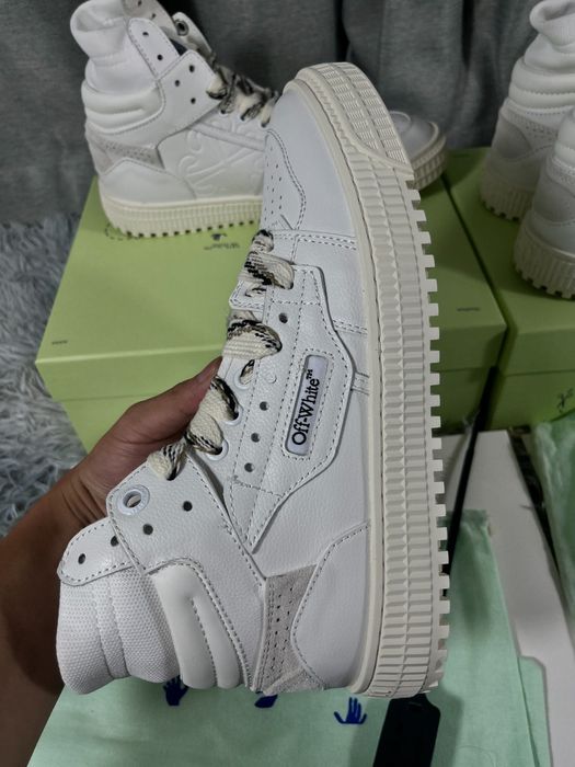 Off-white 3.0 court