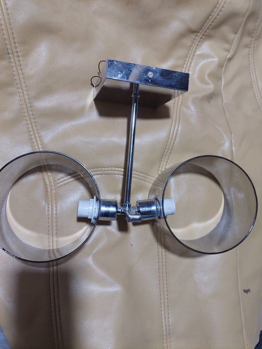 Продам люстры и бра