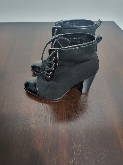 Ghetute cu toc  nr 38