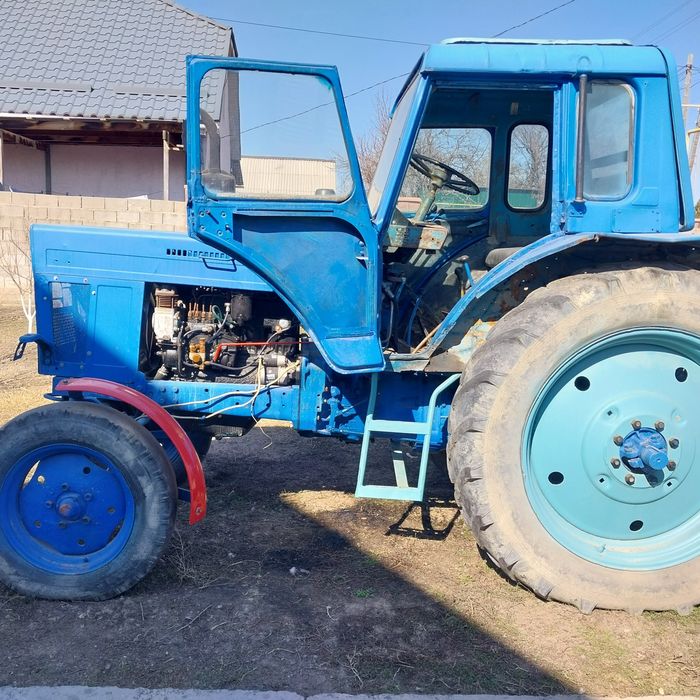 Трактор МТЗ 80 в хорошем состояние