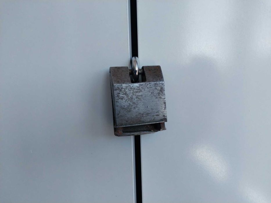 Продам                      Замок