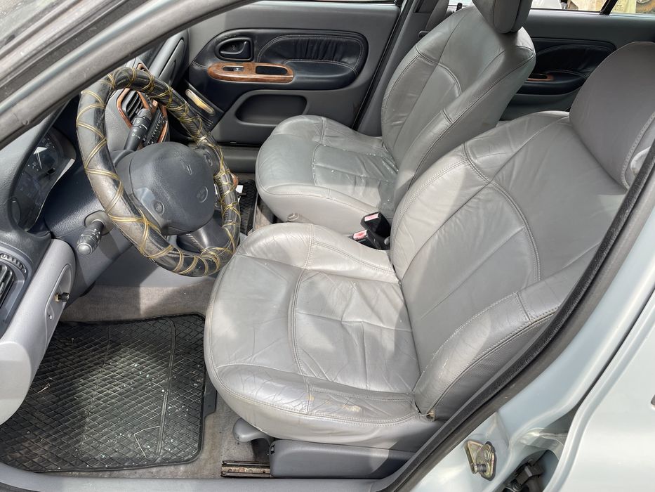 Renault Clio 1.6 90hp 1999 На Части