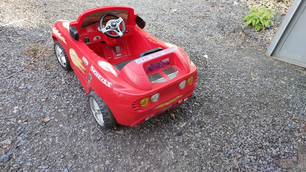 Детский автомобиль