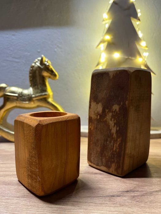 Празнични дървени свещници от естествен орех и дива череша