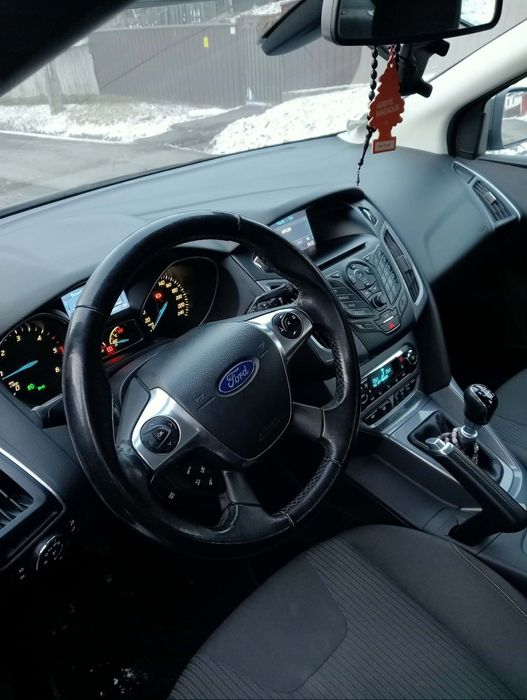Vând Ford focus 2013