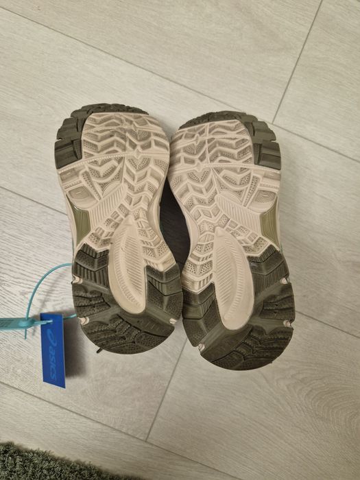 Кроссовки asics б/у