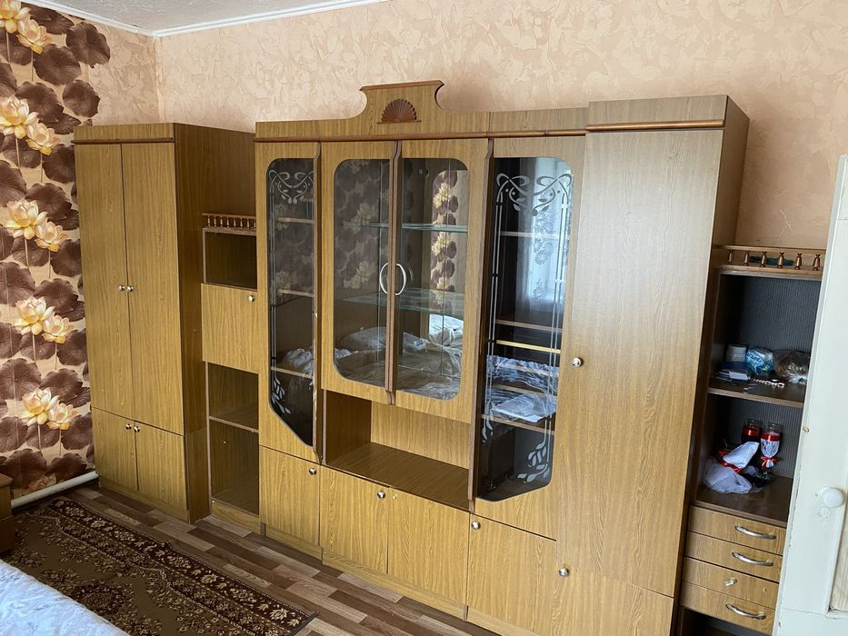 Продам шкафы, тумбочки срочно!!