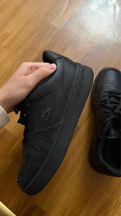 Продам оригинал мужские кеды lacoste