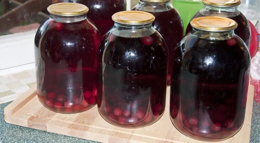 Вишневый компот и соленье.