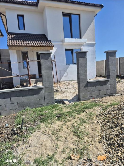 Duplex despartit - zona excelenta- toate utilitatile - posibilitate al