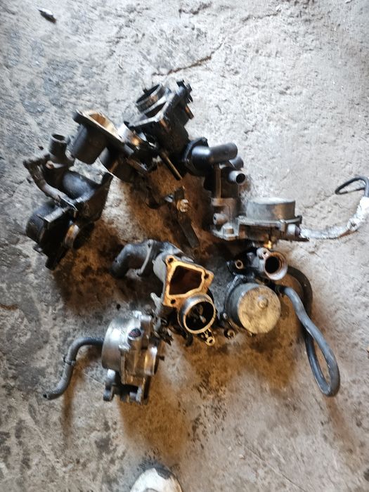 Pompa vacuum cu corp termostat, Ford Transit, 2.0tdci