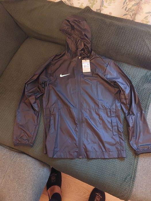 Geaca alergare nike noua mărimea m