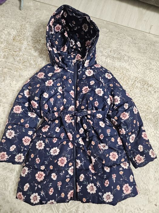 Продам демисезонные куртки для девочек