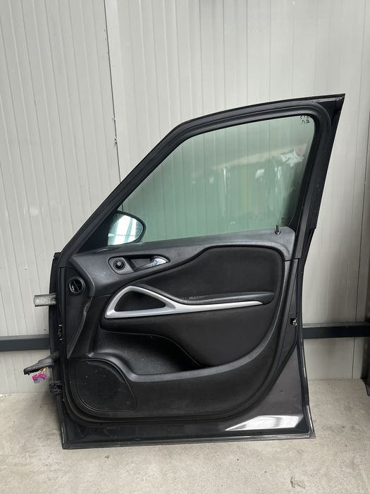 Ușa/Uși Opel Zafira C 2013 stânga-dreapta față-spate