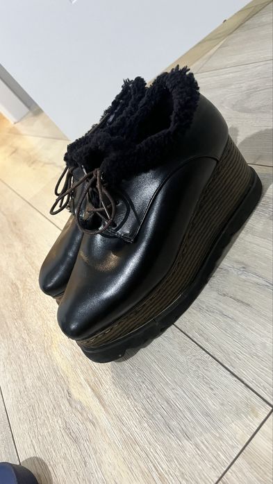 Продам зимние ботинки