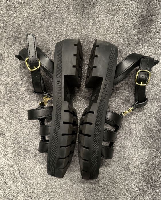 Дамски кожени сандали