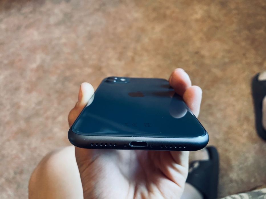 Айфон 11 в хорошем состоянии