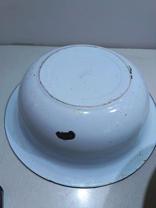 Тогора ва кошиклар ва вилкалар