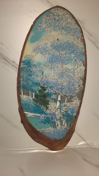 Картина на срезе дерева