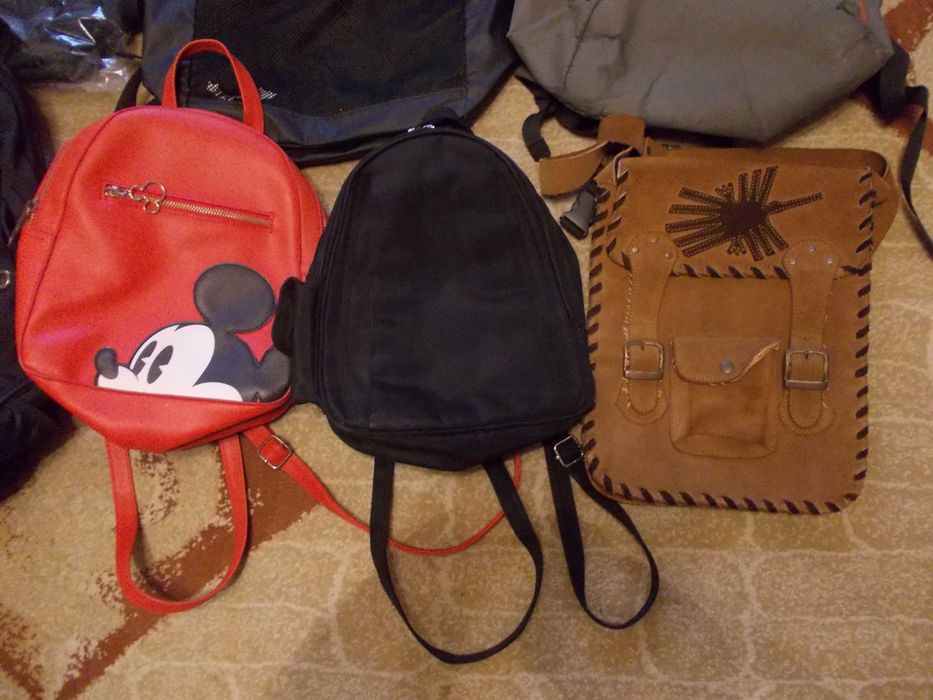 rucsac/gentuta tip maimutica si Ghiozdane  o tableta Grafica WACOM