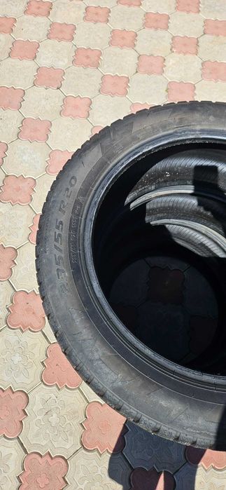 Зимние шины б/у: Pirelli Ice Zero, 235/55/R20